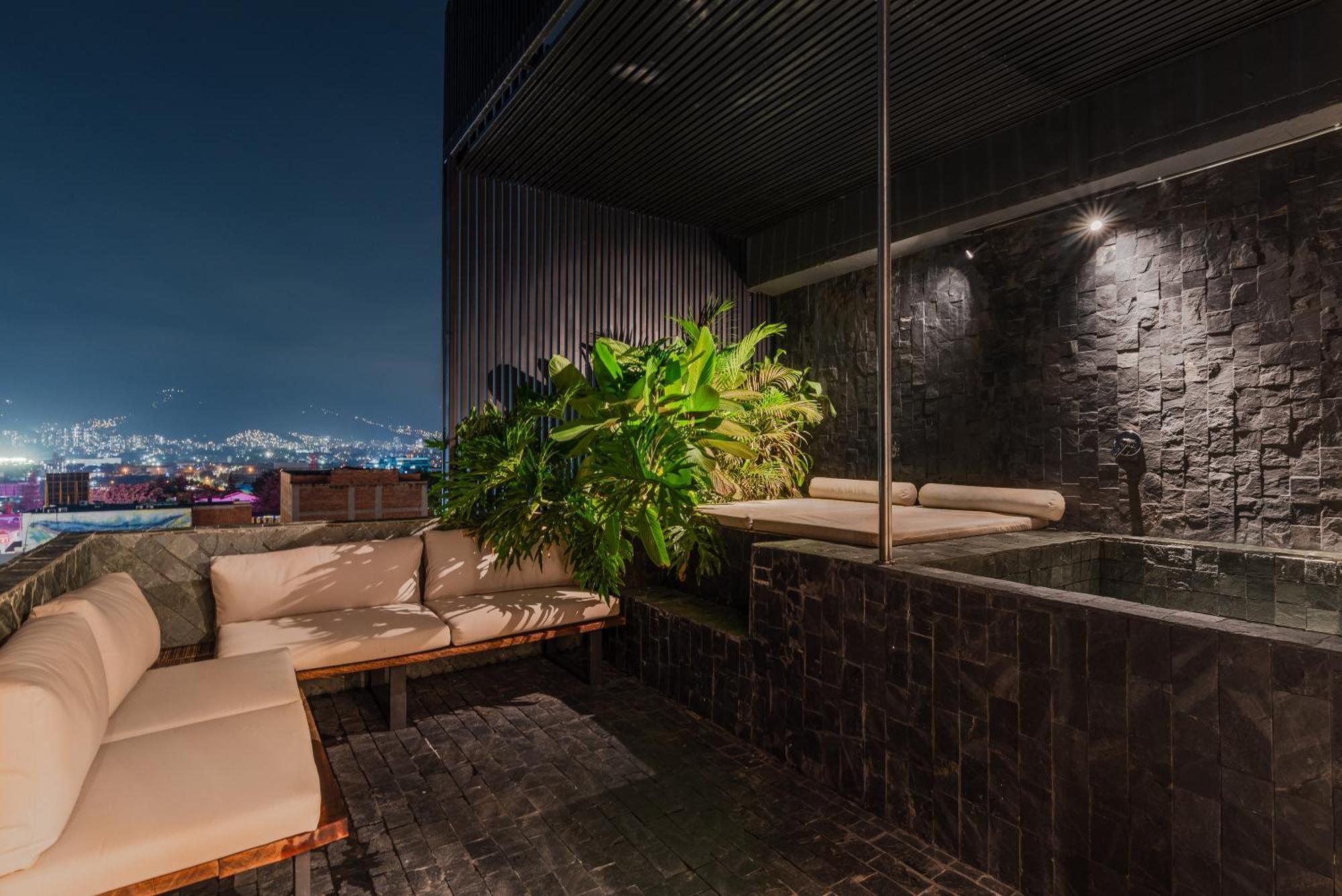 Hotel Zelva Negra Медельин Экстерьер фото
